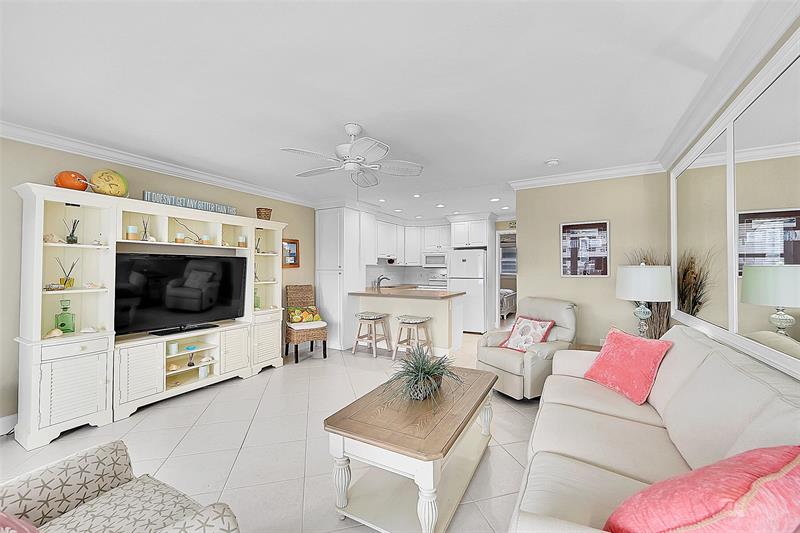 Image 4 of 51 For 1110 Riverside Dr  24