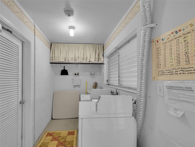 Image 40 of 51 For 1110 Riverside Dr  24