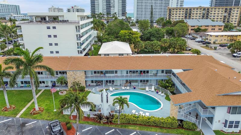 Image 44 of 51 For 1110 Riverside Dr  24