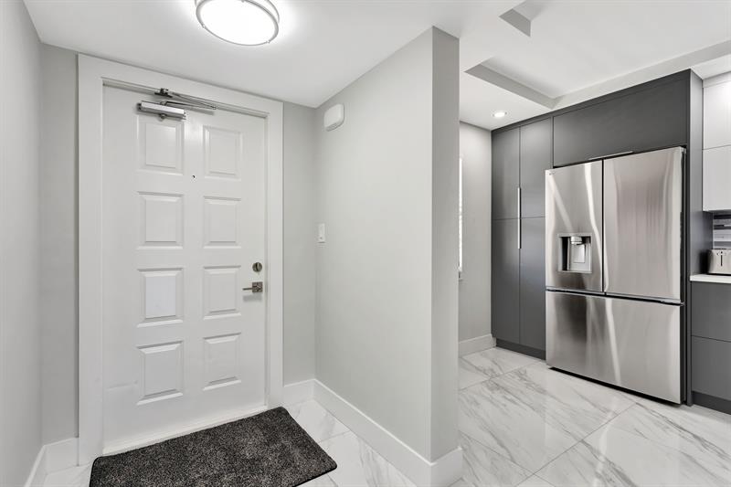 Image 12 of 44 For 3503 Oaks Way  409
