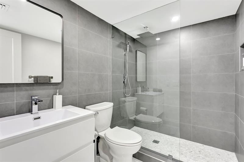 Image 13 of 44 For 3503 Oaks Way  409