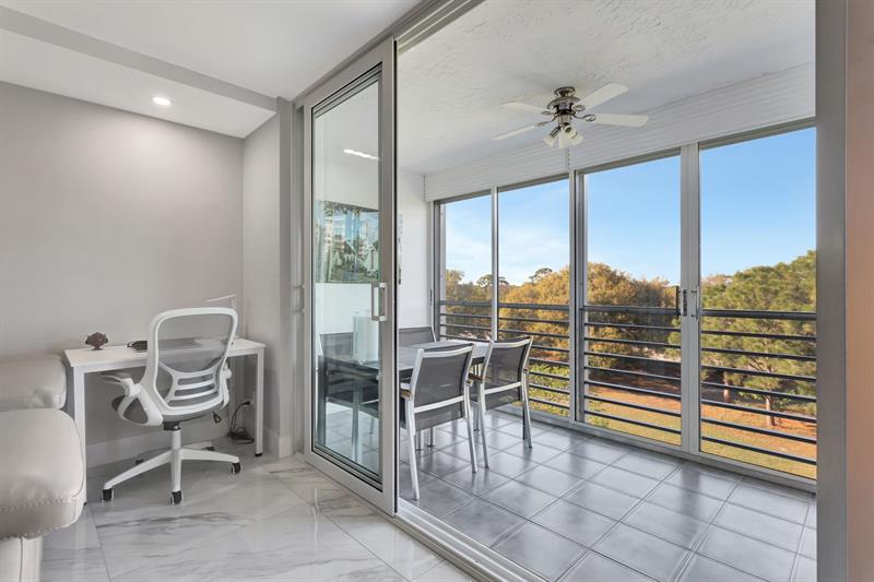 Image 23 of 44 For 3503 Oaks Way  409