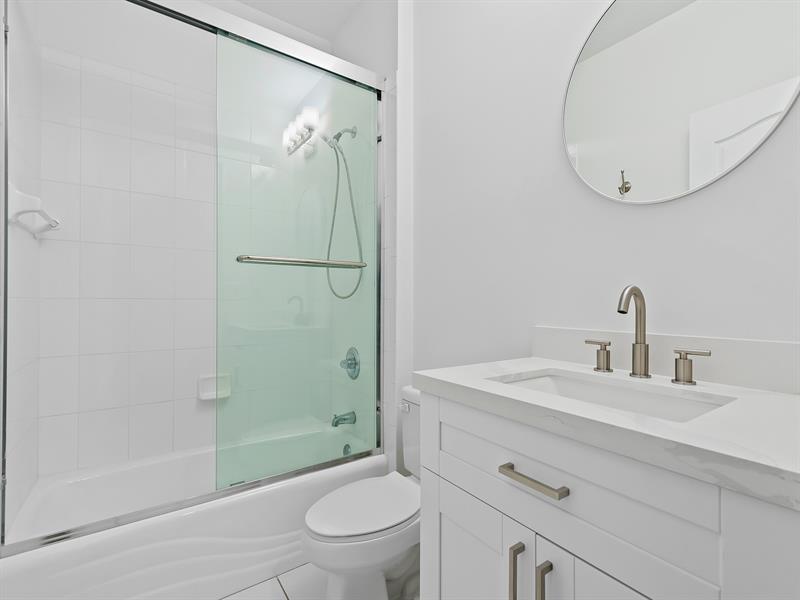 Image 12 of 25 For 510 7th St  403