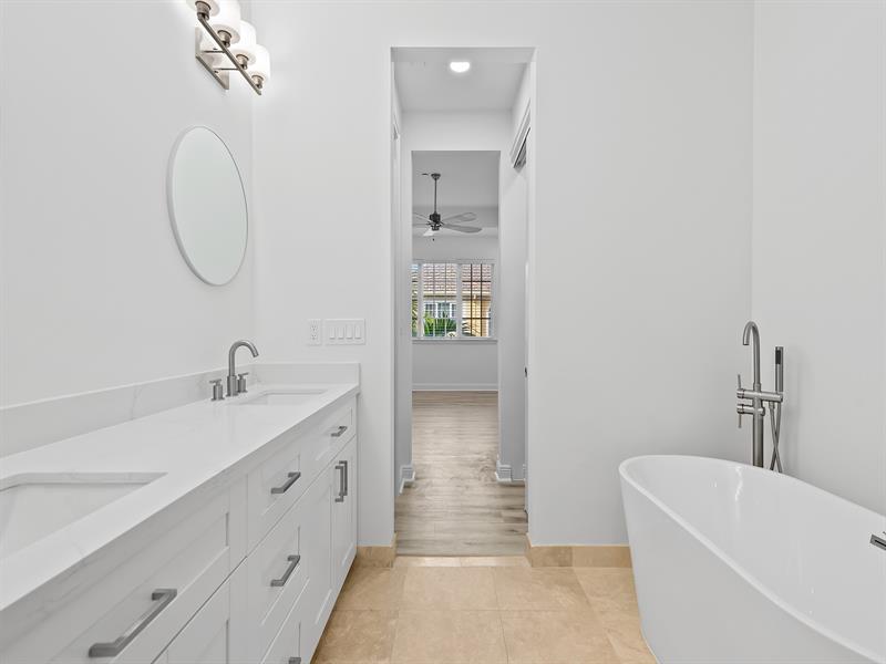 Image 23 of 25 For 510 7th St  403
