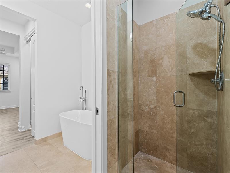 Image 24 of 25 For 510 7th St  403
