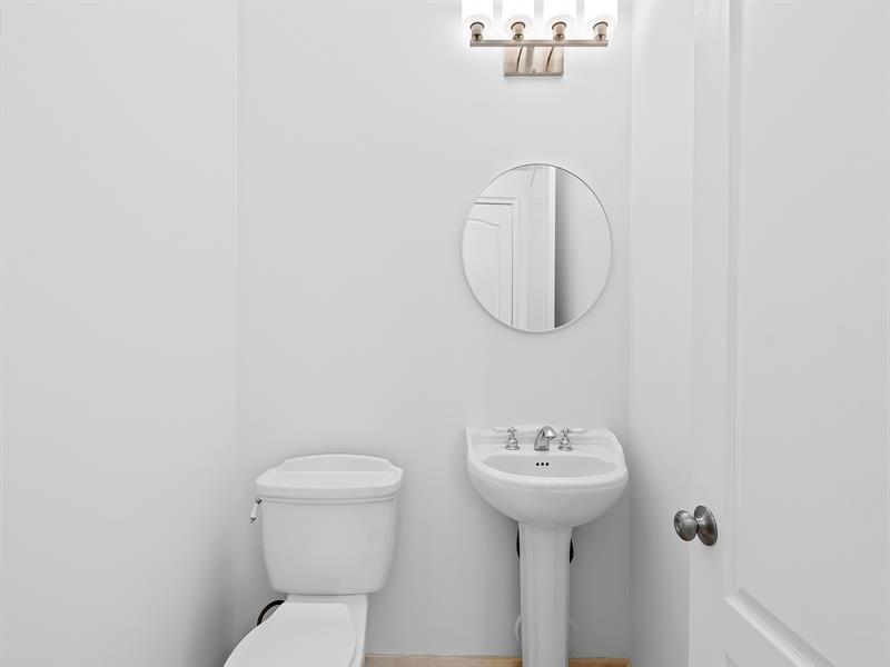Image 5 of 25 For 510 7th St  403