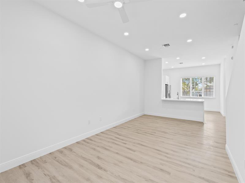 Image 9 of 25 For 510 7th St  403