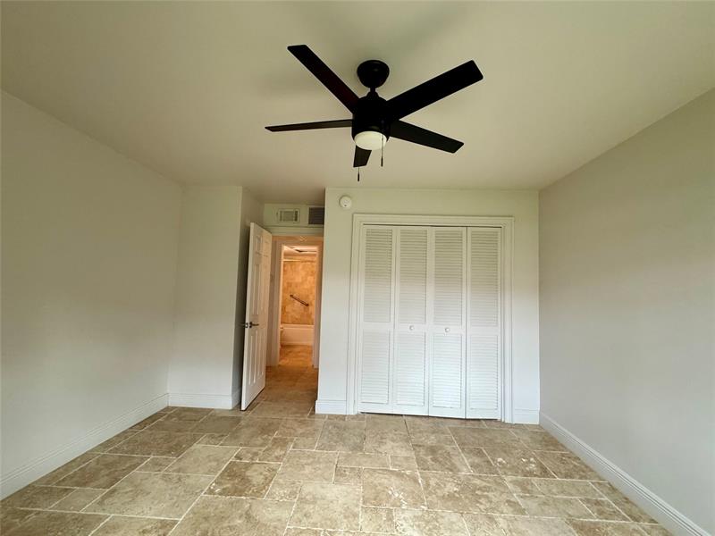 Image 10 of 17 For 124 19th Ct  102b
