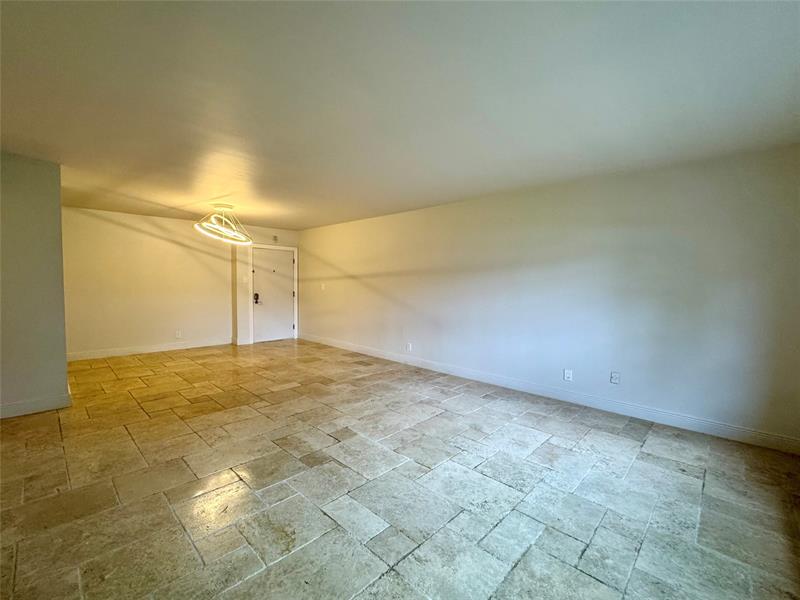 Image 9 of 17 For 124 19th Ct  102b