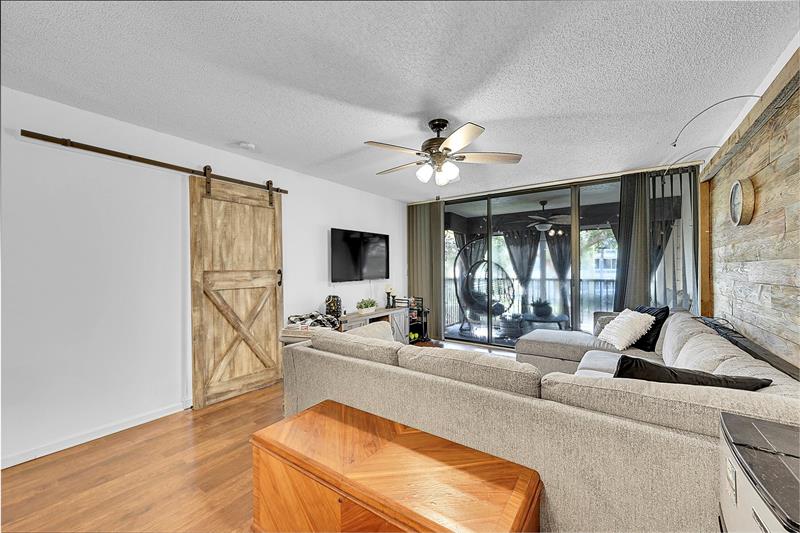 Image 10 of 30 For 8592 Sunrise Blvd  206