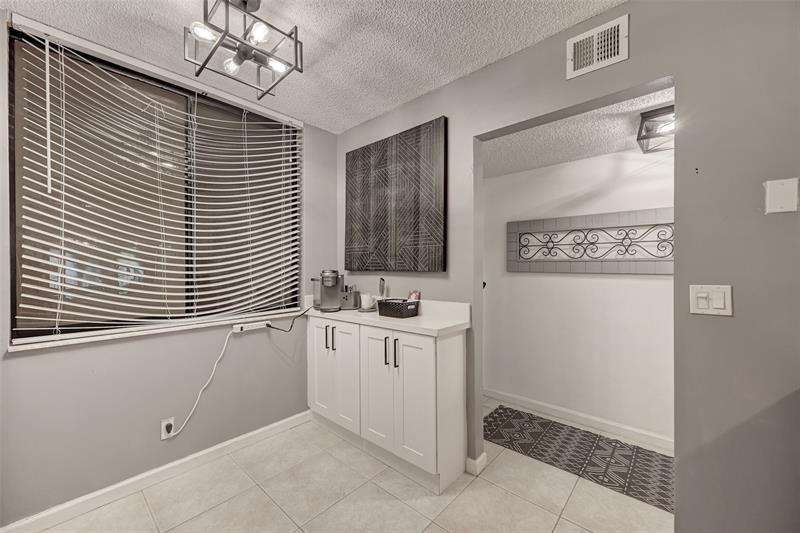 Image 12 of 30 For 8592 Sunrise Blvd  206