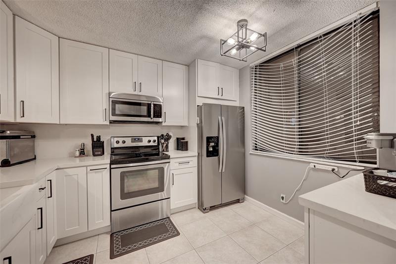 Image 2 of 30 For 8592 Sunrise Blvd  206