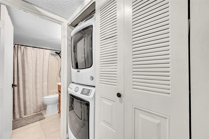 Image 21 of 30 For 8592 Sunrise Blvd  206