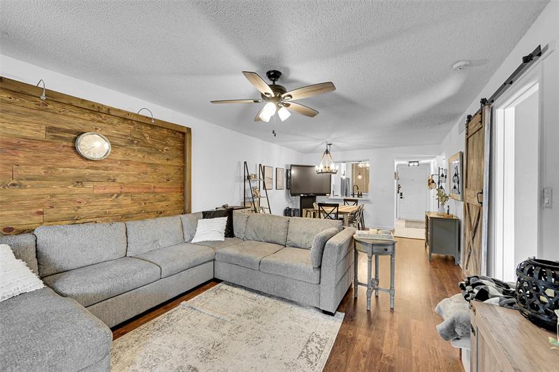 Image 6 of 30 For 8592 Sunrise Blvd  206