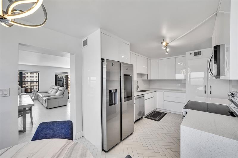 Image 14 of 63 For 1201 Ocean Dr  2301