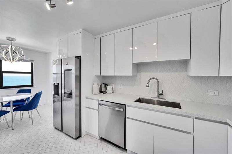 Image 15 of 63 For 1201 Ocean Dr  2301