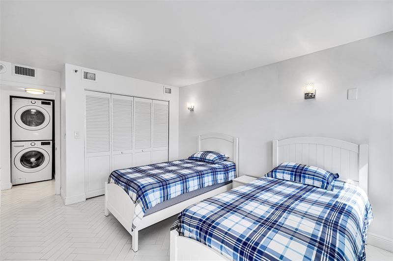 Image 20 of 63 For 1201 Ocean Dr  2301