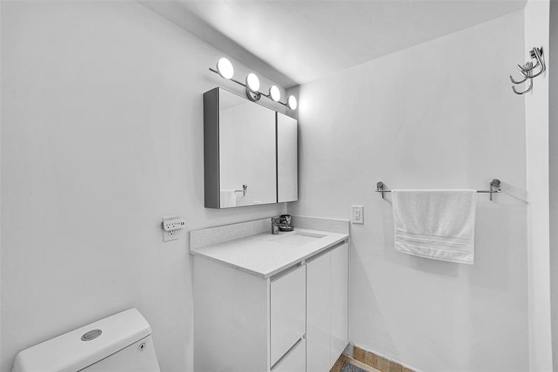 Image 23 of 63 For 1201 Ocean Dr  2301