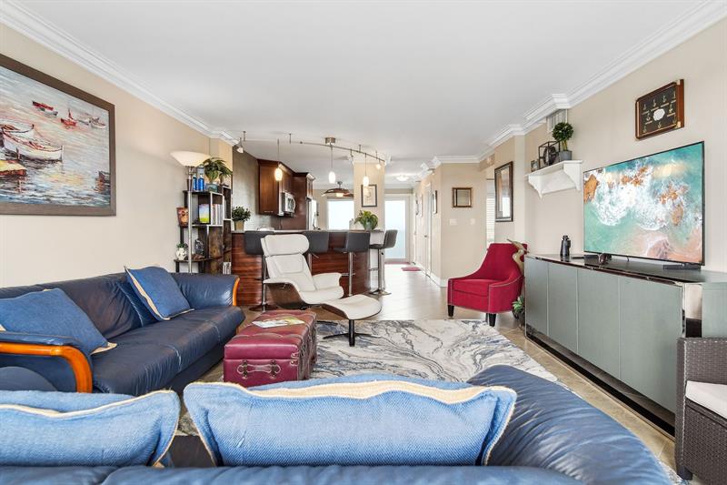 Image 15 of 37 For 2611 Riverside Dr  1106