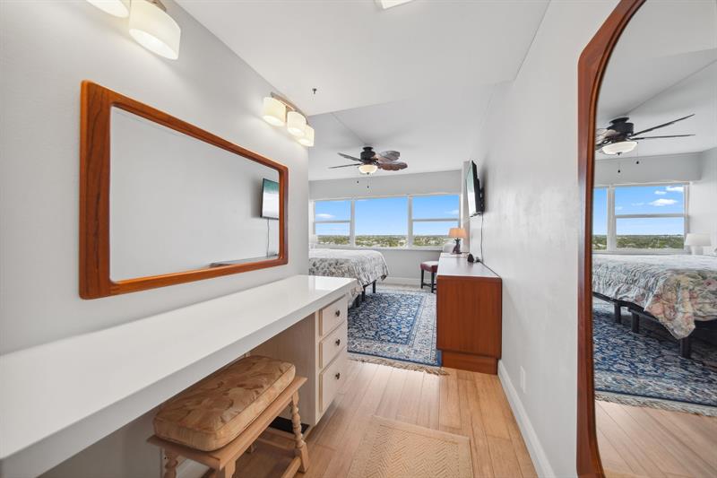 Image 20 of 37 For 2611 Riverside Dr  1106