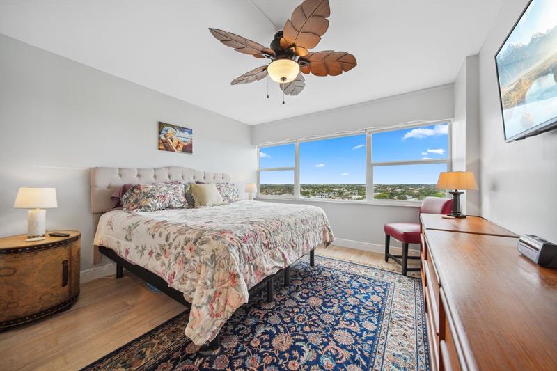 Image 21 of 37 For 2611 Riverside Dr  1106