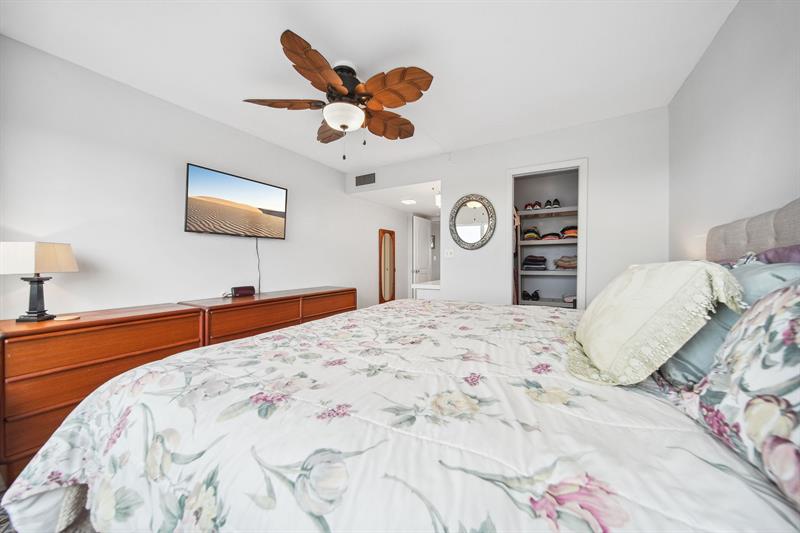 Image 24 of 37 For 2611 Riverside Dr  1106