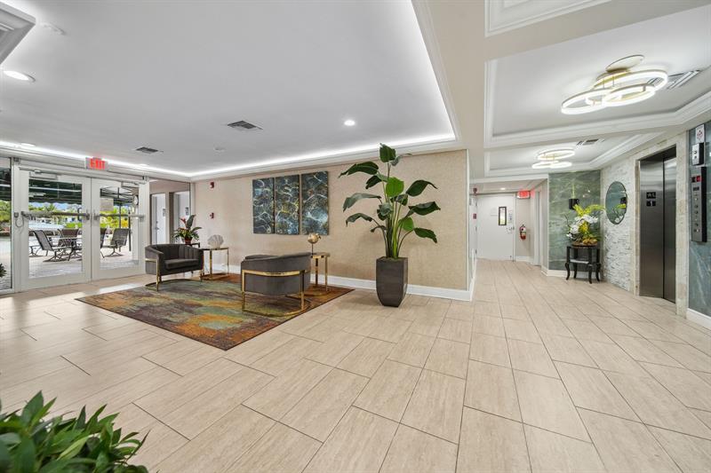 Image 26 of 37 For 2611 Riverside Dr  1106