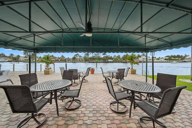 Image 27 of 37 For 2611 Riverside Dr  1106