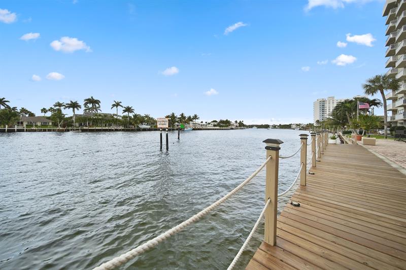 Image 33 of 37 For 2611 Riverside Dr  1106