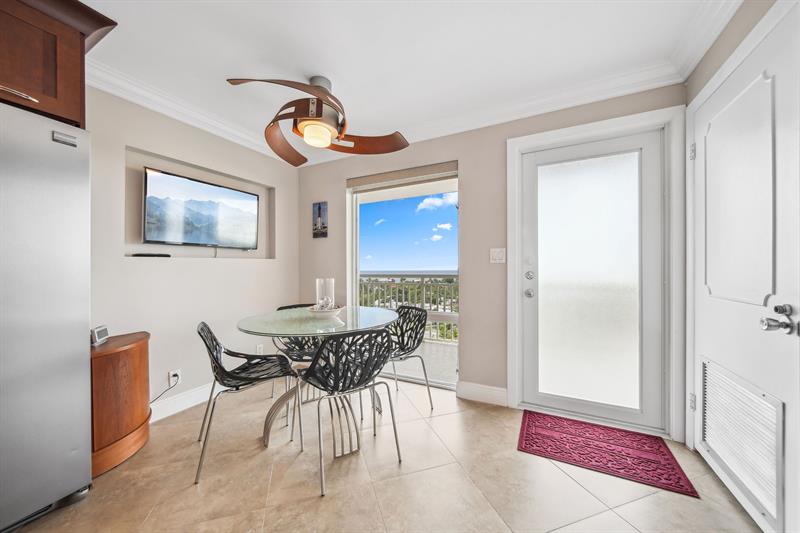 Image 4 of 37 For 2611 Riverside Dr  1106