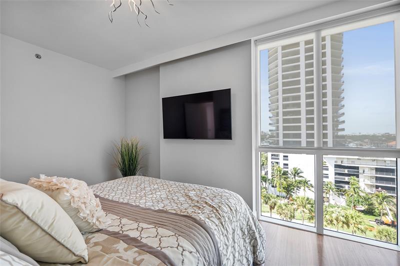 Image 30 of 70 For 101 Fort Lauderdale Beach Blvd  907