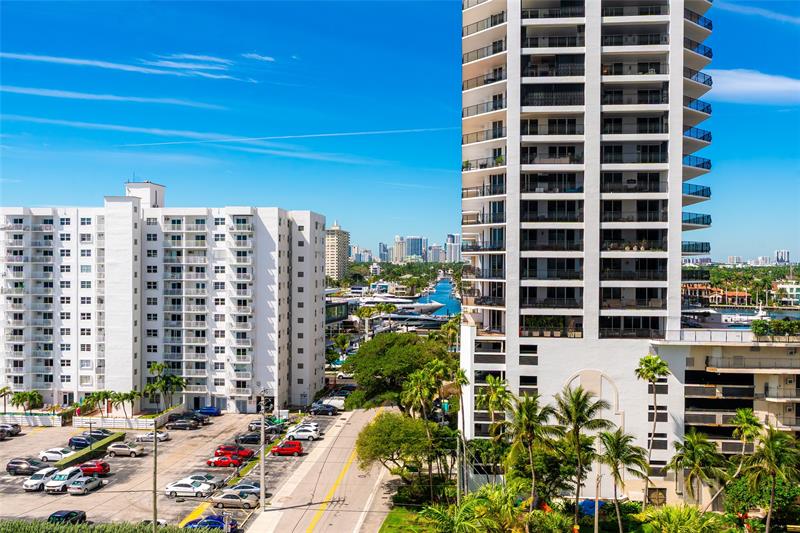 Image 49 of 70 For 101 Fort Lauderdale Beach Blvd  907