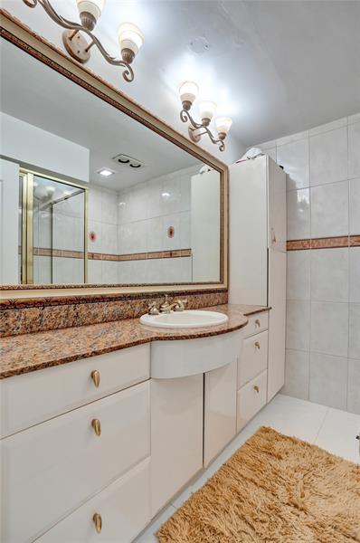 Image 21 of 21 For 4100 Bayview Dr