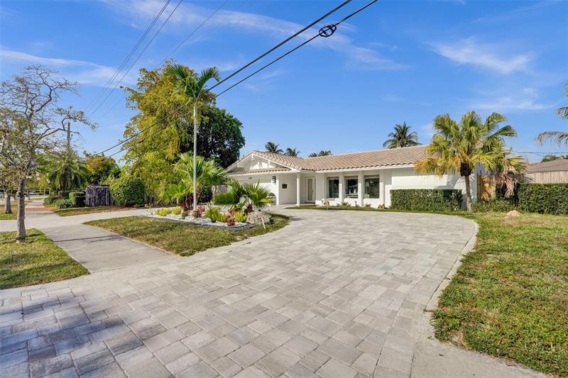 Image 7 of 21 For 4100 Bayview Dr