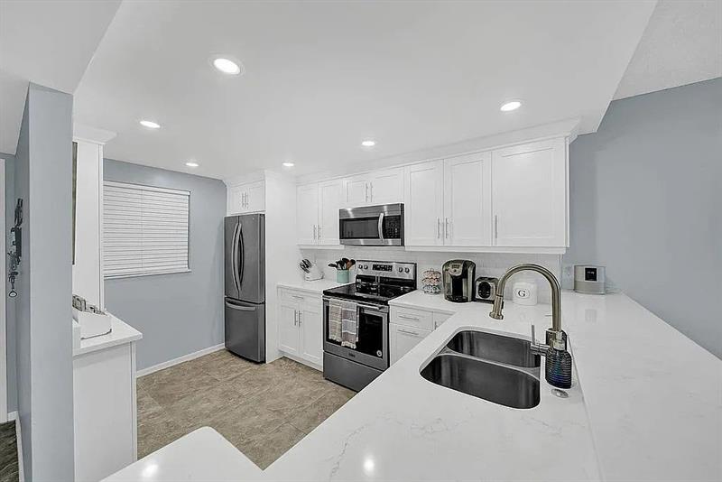 Image 10 of 30 For 9400 Ocean Dr  805