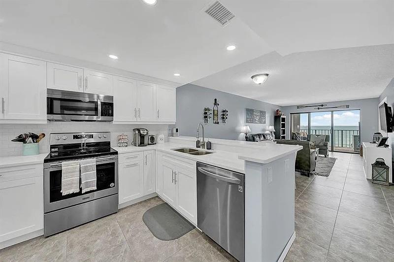 Image 11 of 30 For 9400 Ocean Dr  805