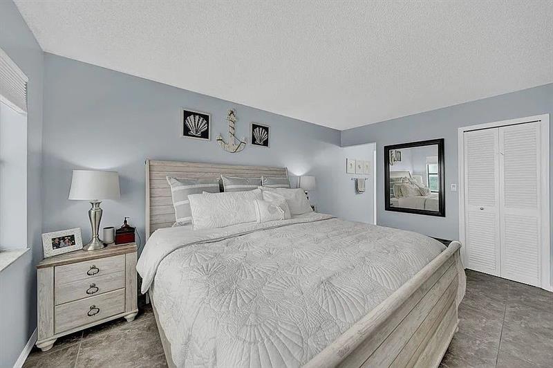 Image 17 of 30 For 9400 Ocean Dr  805