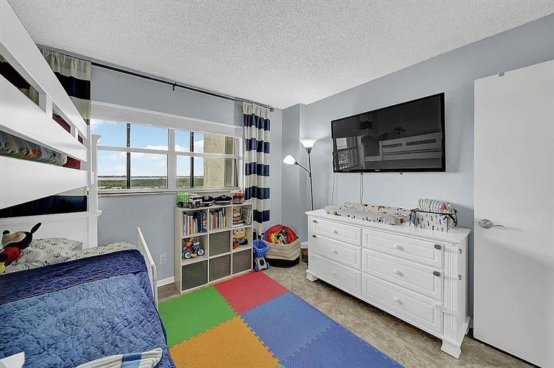 Image 21 of 30 For 9400 Ocean Dr  805