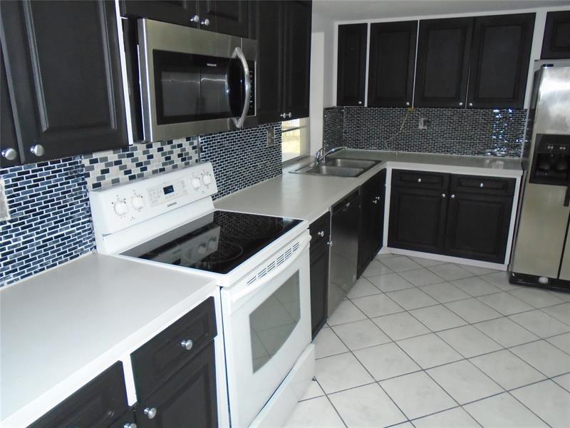 Image 8 of 26 For 2631 Golf Blvd