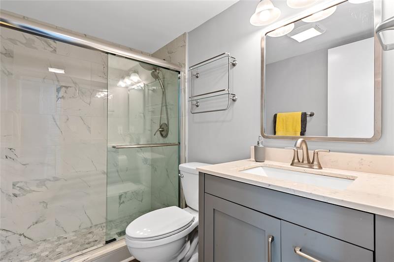 Image 12 of 19 For 309 Oakridge R  309