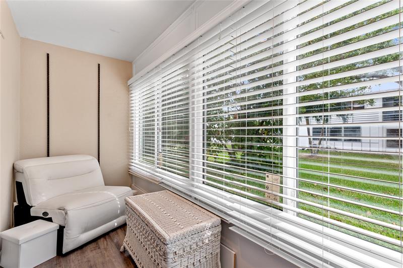 Image 17 of 19 For 309 Oakridge R  309