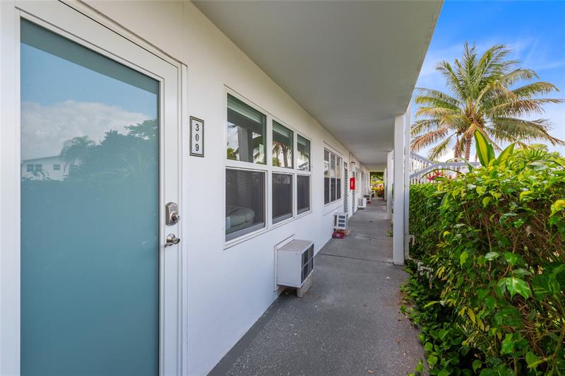 Image 18 of 19 For 309 Oakridge R  309