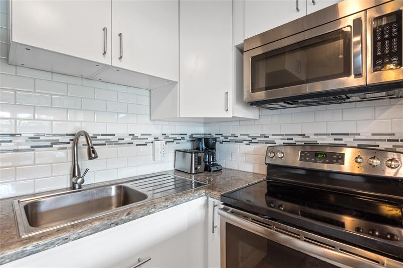 Image 5 of 19 For 309 Oakridge R  309