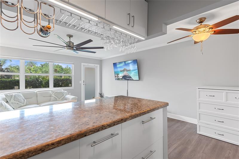Image 6 of 19 For 309 Oakridge R  309