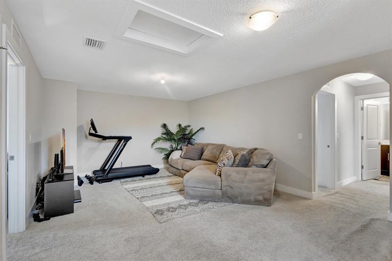 Image 30 of 82 For 92 Palmetto Ln