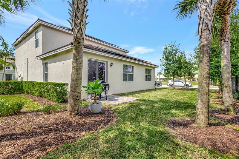 Image 42 of 82 For 92 Palmetto Ln