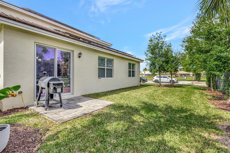 Image 43 of 82 For 92 Palmetto Ln