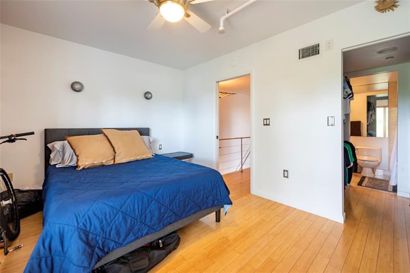 Image 21 of 44 For 635 Euclid Ave  229
