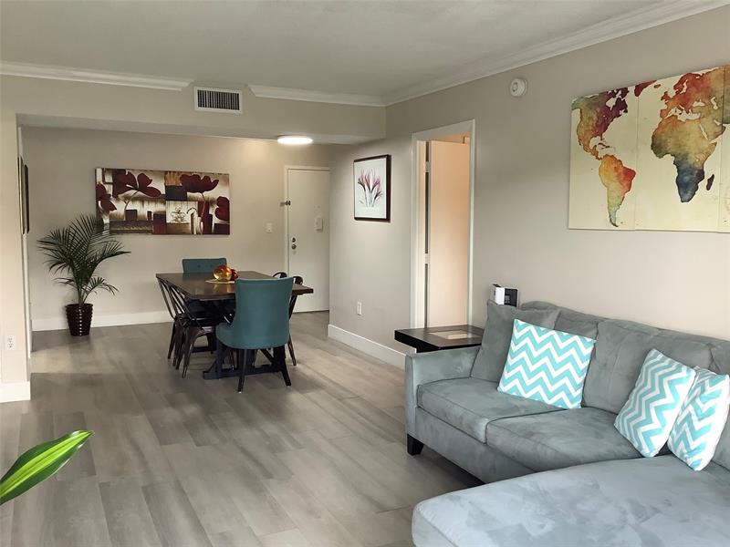 Image 12 of 25 For 4174 Inverrary Dr  203