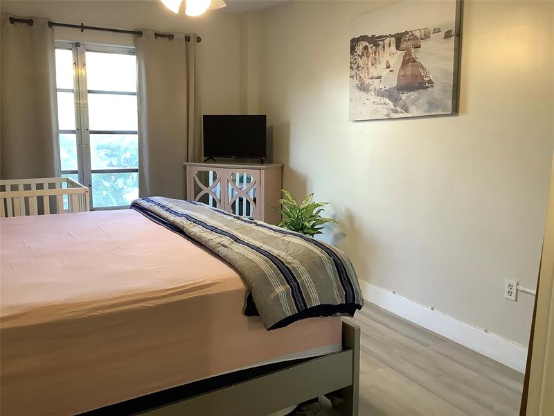 Image 14 of 25 For 4174 Inverrary Dr  203